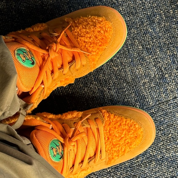 NIKE
SB DUNK LOW
"Grateful Dead - Orange Bear" - Picture 2 of 2